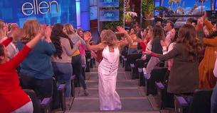 Kate Hudson And Mother Goldie Hawn Show Their Dance Moves On The Ellen Show Kate Hudson And Mother Goldie Hawn Show Their Dance Moves On The Ellen Show