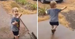 18-Month-Old Australian Boy Is Finally Able To Dance In The Rain After Drought 18-Month-Old Australian Boy Is Finally Able To Dance In The Rain After Drought