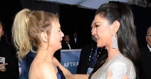 Renée Zellweger And Catherine Zeta-jones Had An Adorable ‘Chicago’ Reunion At The 2020 SAG Awards Renée Zellweger And Catherine Zeta-jones Had An Adorable ‘Chicago’ Reunion At The 2020 SAG Awards