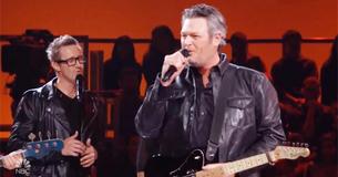 Blake Shelton Gives 'Suspicious Minds' Performance As Tribute To Elvis Blake Shelton Gives 'Suspicious Minds' Performance As Tribute To Elvis