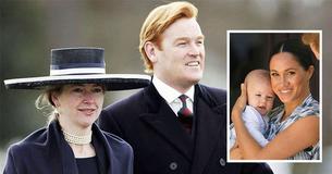 Tiggy Pettifer e Mark Dyer são revelados como padrinhos de Archie mais de 8 meses após seu nascimento Tiggy Pettifer e Mark Dyer são revelados como padrinhos de Archie mais de 8 meses após seu nascimento