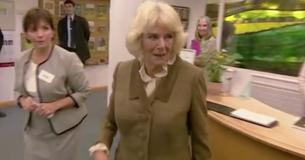 La duquesa de Cornwall duda antes de responder si extrañará al príncipe Harry y a Meghan Markle La duquesa de Cornwall duda antes de responder si extrañará al príncipe Harry y a Meghan Markle