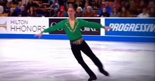 Patinador artístico de 19 anos apresenta coreografia que deixa platéia impressionada Patinador artístico de 19 anos apresenta coreografia que deixa platéia impressionada