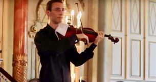 Cell Phone Starts Ringing During Violinist’s Performance And His Reaction Has The Audience Laughing Cell Phone Starts Ringing During Violinist’s Performance And His Reaction Has The Audience Laughing
