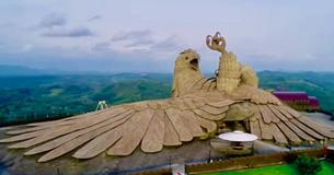 Artist From India Spends 10 Years Building The World's Tallest Bird Sculpture Artist From India Spends 10 Years Building The World's Tallest Bird Sculpture