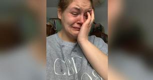 Woman Speaks Honestly About Daily Hardships Of Stay-At-Home Moms In Online Post Saying, 'It's Lonely. It's Hard' Woman Speaks Honestly About Daily Hardships Of Stay-At-Home Moms In Online Post Saying, 'It's Lonely. It's Hard'