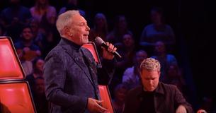 R&B Legend Tom Jones Gives Prince A Run For His Money With Cover Of Kiss R&B Legend Tom Jones Gives Prince A Run For His Money With Cover Of Kiss