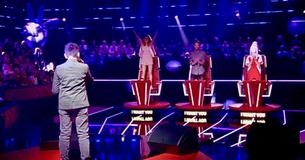 Jonge vluchteling zingt Celine Dion-klassieker zo mooi dat de juryleden op hun stoelen gaan staan Jonge vluchteling zingt Celine Dion-klassieker zo mooi dat de juryleden op hun stoelen gaan staan