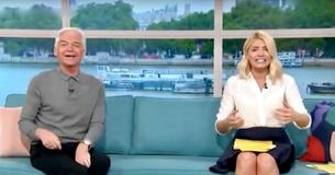 Holly Willoughby Tears Up Over Video Of Family Singing In Isolation Holly Willoughby Tears Up Over Video Of Family Singing In Isolation