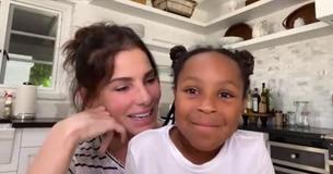 Sandra Bullock se confie à l'infirmière dans une vidéo surprise avec sa fille Laila: Sandra Bullock se confie à l'infirmière dans une vidéo surprise avec sa fille Laila: