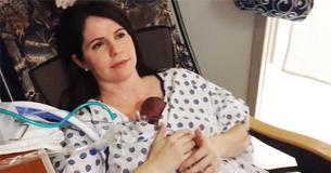 Mom Holds 12 Ounce Baby Girl For The First Time After Two Weeks Mom Holds 12 Ounce Baby Girl For The First Time After Two Weeks
