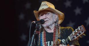 Country Giants Willie Nelson And Patsy Cline Perform 'Just A Closer Walk With Thee' Country Giants Willie Nelson And Patsy Cline Perform 'Just A Closer Walk With Thee'