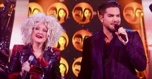 Adam Lambert e Cyndi Lauper derretem corações com música clássica de Sonny e Cher de 1965 Adam Lambert e Cyndi Lauper derretem corações com música clássica de Sonny e Cher de 1965