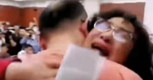 Una madre buscó durante 32 años a su hijo secuestrado, y logró encontrarlo gracias a la tecnología de reconocimiento facial Una madre buscó durante 32 años a su hijo secuestrado, y logró encontrarlo gracias a la tecnología de reconocimiento facial