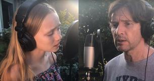Un père et sa fille interprètent une version émouvante Un père et sa fille interprètent une version émouvante