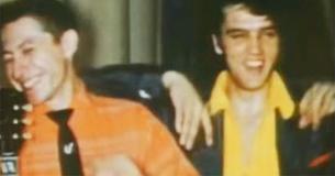 Un film familial rare est le premier film d'Elvis Presley, Buddy Holly, Carl Perkins et du jeune Johnny Cash Un film familial rare est le premier film d'Elvis Presley, Buddy Holly, Carl Perkins et du jeune Johnny Cash