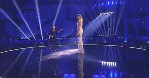 Menina de 10 anos canta 'You Raise Me Up' com estrela internacional e rouba o show com sua voz Menina de 10 anos canta 'You Raise Me Up' com estrela internacional e rouba o show com sua voz