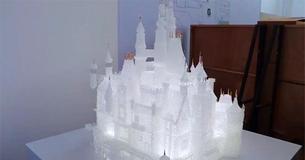 Crianças destroem escultura do castelo da Disney avaliada em R$329,500 ao brincarem de 'pega-pega' em museu' Crianças destroem escultura do castelo da Disney avaliada em R$329,500 ao brincarem de 'pega-pega' em museu'