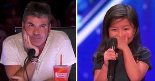 Simon revira os olhos quando garotinha diz que vai cantar clássico de Celine, mas logo que começa, ela impressiona a todos Simon revira os olhos quando garotinha diz que vai cantar clássico de Celine, mas logo que começa, ela impressiona a todos