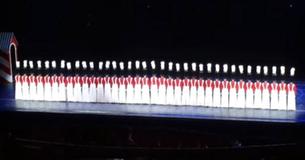 36 soldados de juguete sorprenden a la multitud con su primer movimiento 36 soldados de juguete sorprenden a la multitud con su primer movimiento