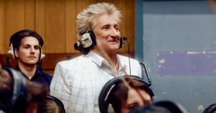 Sir Rod Stewart optræder med Sir Rod Stewart optræder med
