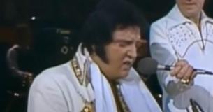 Sjældent set optagelse af Elvis' sidste udgivelse - seerne kan ikke stoppe med at nyde klippet Sjældent set optagelse af Elvis' sidste udgivelse - seerne kan ikke stoppe med at nyde klippet