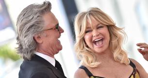 Goldie Hawn y Kurt Russell bailan en la cocina en un alegre video de confinamiento Goldie Hawn y Kurt Russell bailan en la cocina en un alegre video de confinamiento