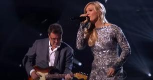 Carrie Underwood Belts Out Christian Hymn With Vince Gill Rocking Out On Guitar Carrie Underwood Belts Out Christian Hymn With Vince Gill Rocking Out On Guitar