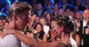 Bindi Irwin se emociona durante emocionante homenagem ao falecido pai, Steve Irwin Bindi Irwin se emociona durante emocionante homenagem ao falecido pai, Steve Irwin