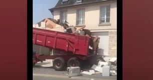 Inquilinos abandonan la casa en un caos total, por lo que el arrendador ingenia un plan para vengarse Inquilinos abandonan la casa en un caos total, por lo que el arrendador ingenia un plan para vengarse
