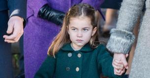 A princesa Charlotte se parece com outra pessoa da realeza; e não é nem a Kate ou o William A princesa Charlotte se parece com outra pessoa da realeza; e não é nem a Kate ou o William