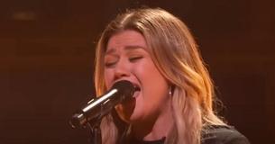 Kelly Clarkson Totally Slays Aerosmith's 'Dream On' During Kellyoke Segment Performance Kelly Clarkson Totally Slays Aerosmith's 'Dream On' During Kellyoke Segment Performance