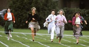 Princess Diana Runs Barefoot For Prince Harry's Sports Day Event In Rare 1991 Tape Princess Diana Runs Barefoot For Prince Harry's Sports Day Event In Rare 1991 Tape