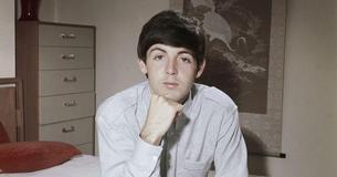 Sir Paul McCartneys Enkel sieht ihm in seinen Beatles-Tagen sehr ähnlich Sir Paul McCartneys Enkel sieht ihm in seinen Beatles-Tagen sehr ähnlich