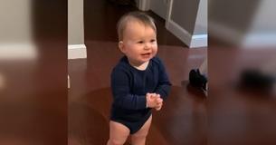 Menininha tem uma discussão adorável com o pai Menininha tem uma discussão adorável com o pai
