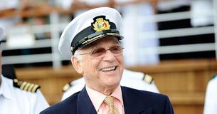 Gavin MacLeod From ‘The Love Boat’ Says He Had Dark Secret He Kept For Decades Gavin MacLeod From ‘The Love Boat’ Says He Had Dark Secret He Kept For Decades