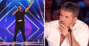 Homem nervoso cumprimenta sua mãe e então canta uma nota alta, e Simon fica paralisado de admiração Homem nervoso cumprimenta sua mãe e então canta uma nota alta, e Simon fica paralisado de admiração