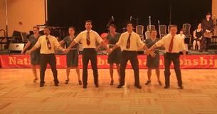 Quatre duo de danse font passer le shag à un tout autre niveau Quatre duo de danse font passer le shag à un tout autre niveau