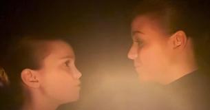 Two Sisters Perform Stunning Easter Version Of 'Hallelujah' Two Sisters Perform Stunning Easter Version Of 'Hallelujah'