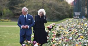 Prince Charles Becomes Emotional As He Views Public Tributes To Father Prince Philip With Camilla Prince Charles Becomes Emotional As He Views Public Tributes To Father Prince Philip With Camilla