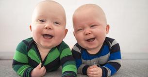 Mom Of Twin Boys Slammed After Tattooing One Of The Toddlers To Tell Them Apart Mom Of Twin Boys Slammed After Tattooing One Of The Toddlers To Tell Them Apart