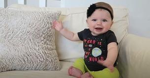 7-Month-Old Baby Girl Has Adorable Conversation With Mommy 7-Month-Old Baby Girl Has Adorable Conversation With Mommy