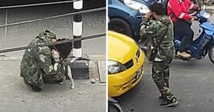 Struggling Street Performer Is Comforted By His Loyal Dog After Audience Ignores Him Struggling Street Performer Is Comforted By His Loyal Dog After Audience Ignores Him