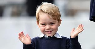 George wird heute 8: Der zukünftige König posiert auf einem Land Rover als Tribut an Prinz Philip George wird heute 8: Der zukünftige König posiert auf einem Land Rover als Tribut an Prinz Philip