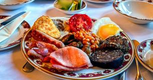 Une femme provoque des remous en ligne avec la photo de son petit-déjeuner britannique jugé Une femme provoque des remous en ligne avec la photo de son petit-déjeuner britannique jugé