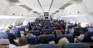 Passenger Overhears Two Soldiers’ Whisper On Airplane, Gets To Flight Attendant As Quick As He Can Passenger Overhears Two Soldiers’ Whisper On Airplane, Gets To Flight Attendant As Quick As He Can