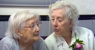 101-Years-Old Twins Edith And Dorcas Are Still Inseparable And Despite Living Miles Away, They Meet Every Week 101-Years-Old Twins Edith And Dorcas Are Still Inseparable And Despite Living Miles Away, They Meet Every Week