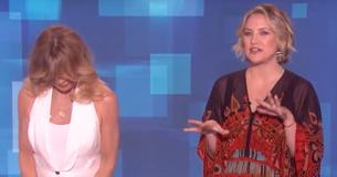 Kate Hudson Tells Goldie Hawn To Dance, Her Moves Keep Audience Roaring Kate Hudson Tells Goldie Hawn To Dance, Her Moves Keep Audience Roaring