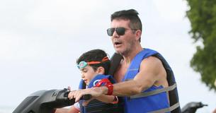 Simon Cowell ist seinem einzigen Kind ein liebevoller Vater, will ihm aber nicht sein Vermögen vererben Simon Cowell ist seinem einzigen Kind ein liebevoller Vater, will ihm aber nicht sein Vermögen vererben