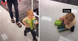 Une vidéo adorable montre une fille qui interprète pour son père sourd au magasin Une vidéo adorable montre une fille qui interprète pour son père sourd au magasin